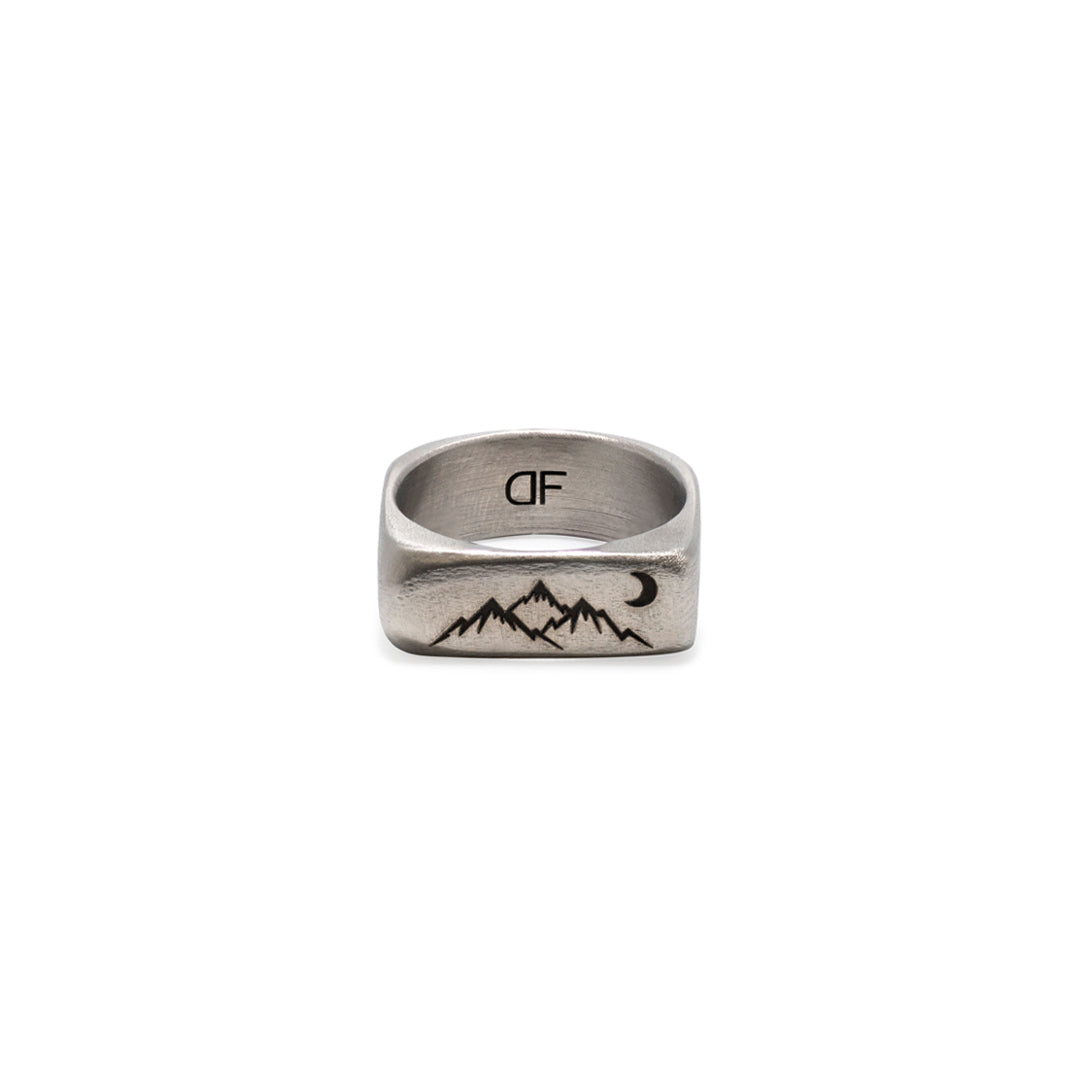 Urban Edge Moonrise Mountains - Silver Edition Ring